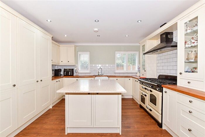 3 Bedroom Detached Bungalow For Sale In Offham Road, West Malling, Kent, ME19