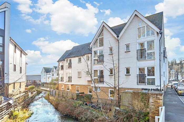 2 Bedroom Flat For Sale In Beaconsfield Road, Dover, Kent, CT16