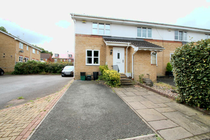 2 Bedroom House To Rent In Helegan Close, Orpington, BR6