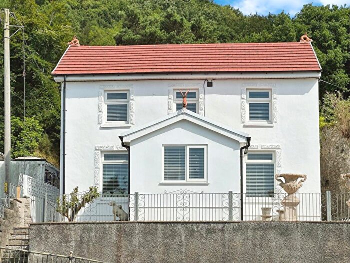 3 Bedroom Detached House For Sale In Neath Road, Briton Ferry, Neath, SA11