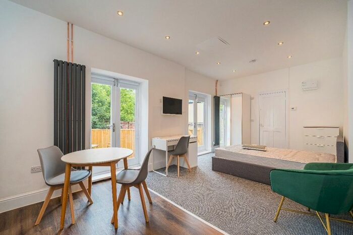 1 Bedroom Studio To Rent In Clarendon Road, Leeds, LS2