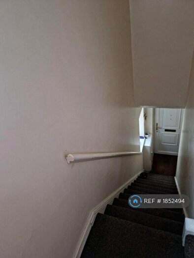 2 Bedroom Flat To Rent In Harlow Road, High Wycombe, HP13