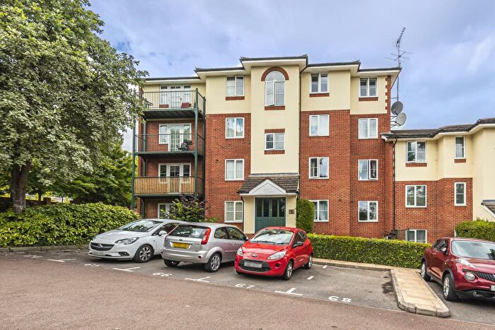 1 Bedroom Apartment To Rent In High Wycombe, Buckinghamshire, HP11