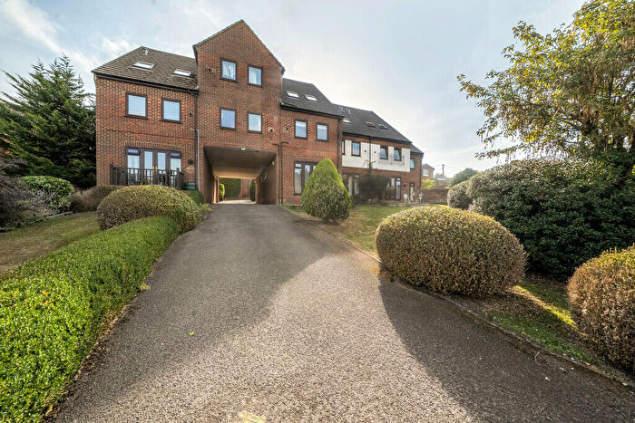 2 Bedroom Maisonette For Sale In Marlborough Court, Hungerford, RG17