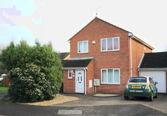 4 Bedroom Link Detached House To Rent In Somerdale Close, Westlea, Swindon, SN5