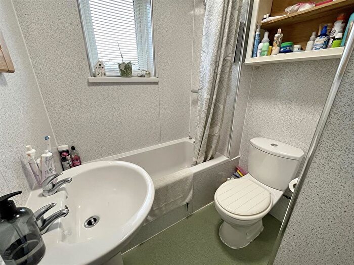 2 Bedroom Terraced House For Sale In Ryedale Way, Selby, YO8