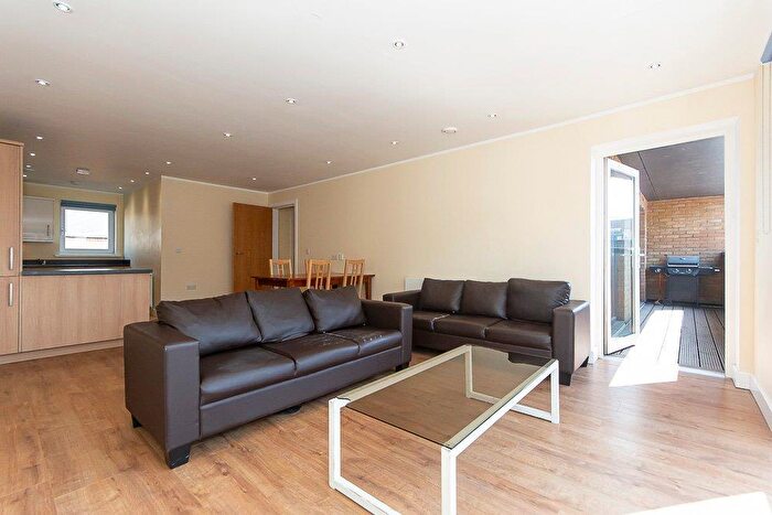 3 Bedroom Apartment To Rent In Cubitt Apartments, Battersea, SW11