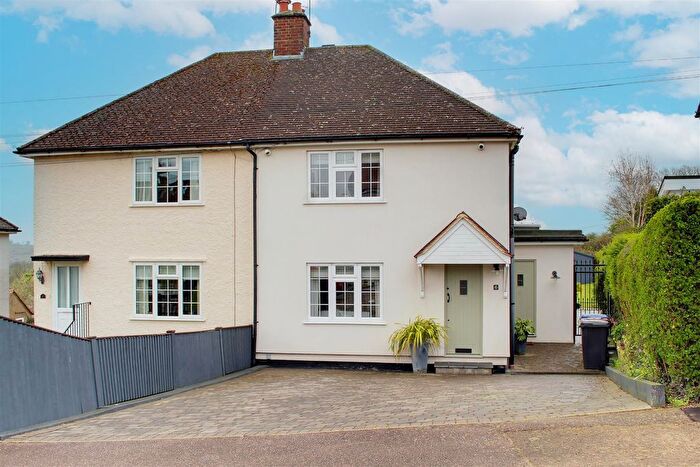 3 Bedroom Semi-Detached House For Sale In Park Road, Northaw, EN6