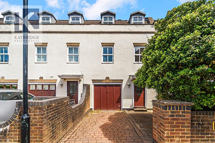 4 Bedroom End Of Terrace House For Sale In Mill View Close, Ewell, KT17