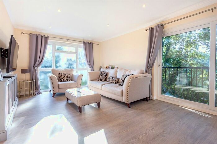 3 Bedroom Flat To Rent In Cedar Court, Birchington Road, Windsor, Berkshire, SL4