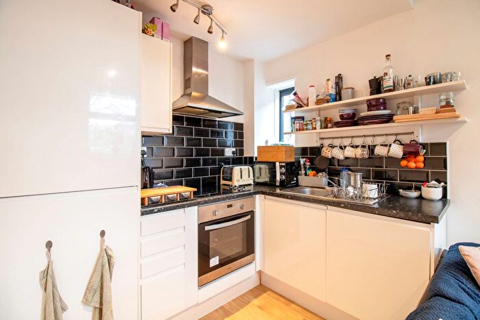1 Bedroom Flat To Rent In The Chandlers, Leeds, LS2