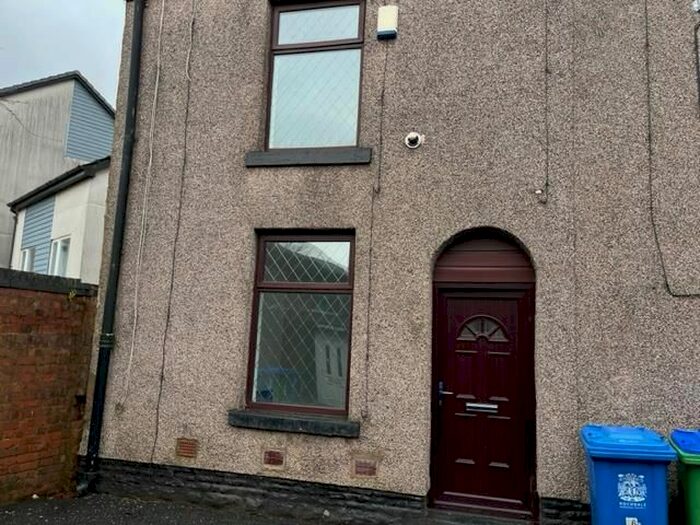 2 Bedroom End Of Terrace House To Rent In Ryder Street, Heywood, OL10
