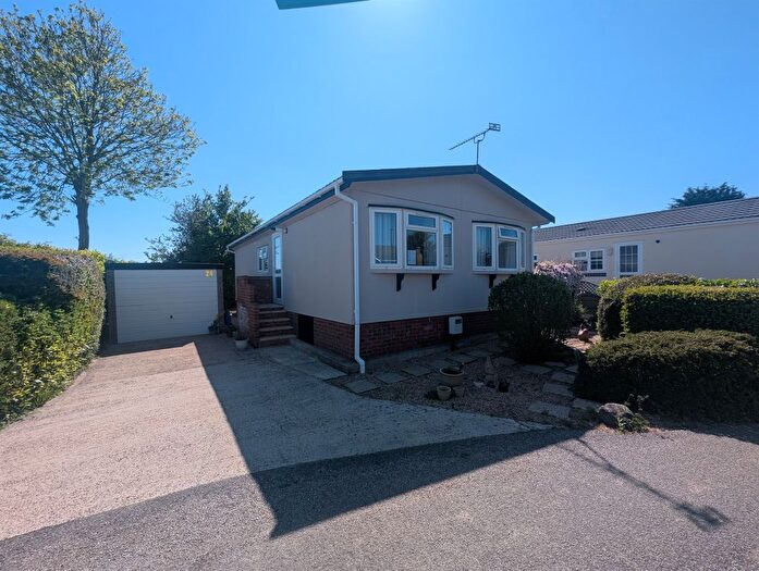 2 Bedroom Mobile/park Home For Sale In The Ranch Mobile Home Park, Hitcham, Ipswich, IP7