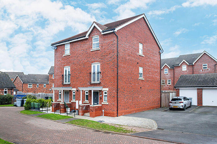 Town House For Sale In Maureen Campbell Drive, Wychwood Village, Weston, CW2