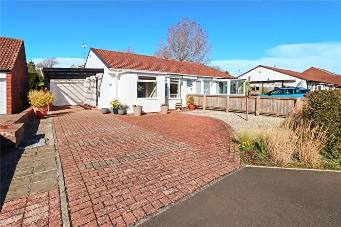 2 Bedroom Bungalow For Sale In Fernlea Gardens, Crawcrook, Ryton, Tyne And Wear, NE40