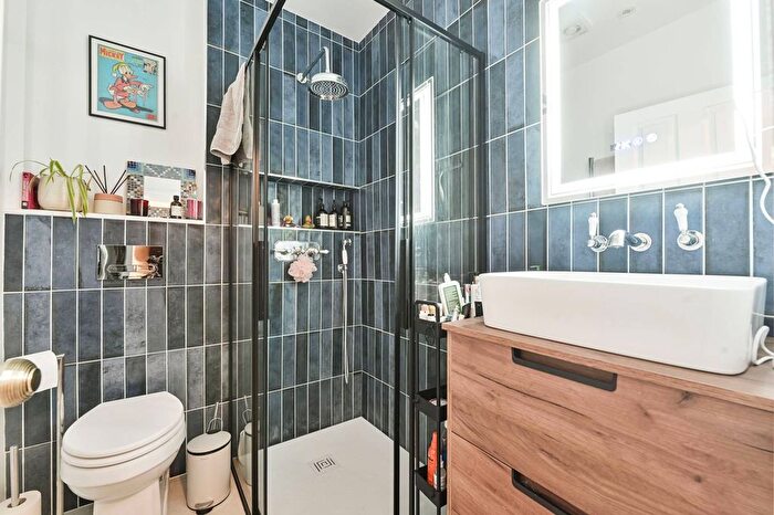 1 Bedroom Flat For Sale In Philbeach Gardens, Earls Court, London, SW5