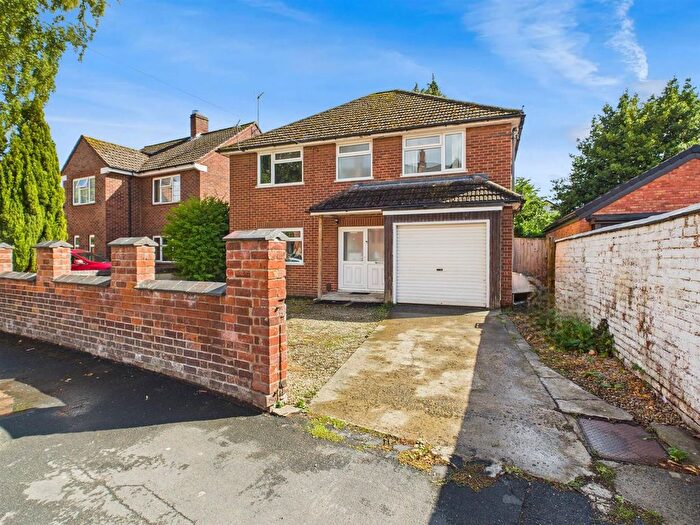 4 Bedroom Detached House For Sale In Alexandra Road, Gloucester, GL1