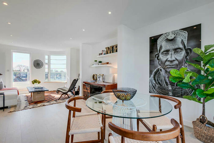 2 Bedroom Flat To Rent In Colney Hatch Lane, Muswell Hill, N10