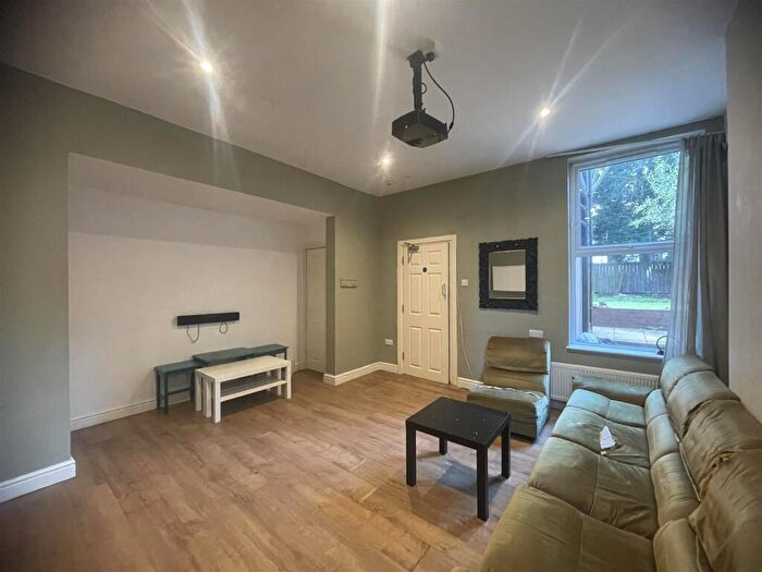 6 Bedroom Semi Detached House To Rent In **£pppw Excl Bills** Gedling Grove, Arboretum, Nottingham, NG7