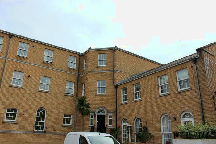 3 Bedroom House To Rent In Sovereign Crescent, Williams Square, Canada Water, London, SE16