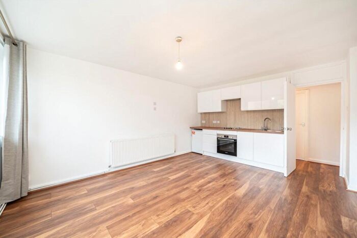 3 Bedroom Flat To Rent In Willesden Lane, Willesden Green, NW2
