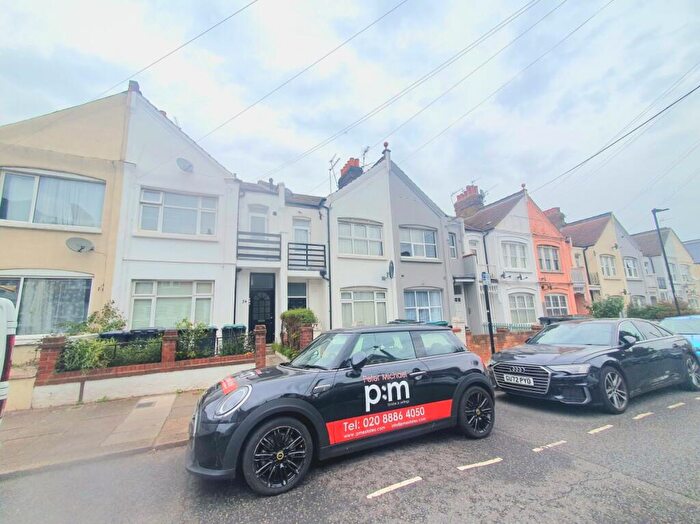 1 Bedroom Flat To Rent In Lascotts Road, Wood Green, N22