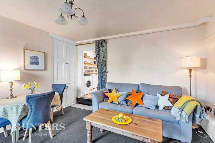 1 Bedroom Flat For Sale In Huddersfield Road, Delph, Saddleworth, OL3