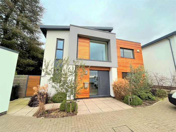 4 Bedroom Detached House To Rent In Regency Drive, Exeter, EX2