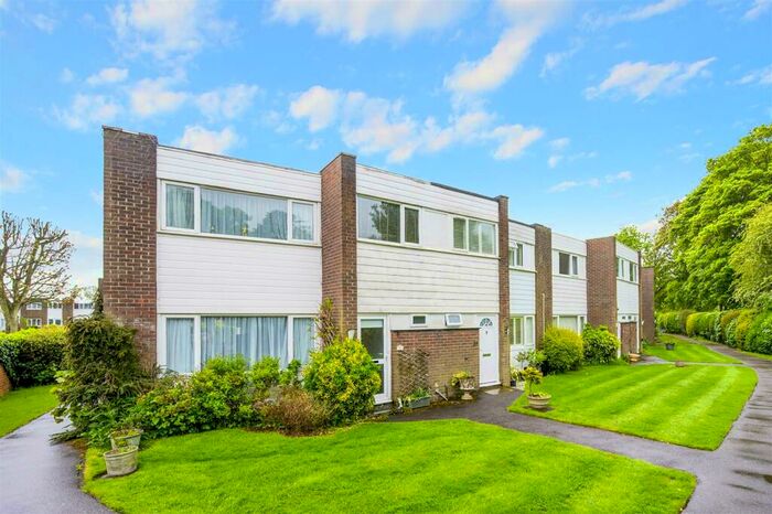 3 Bedroom End Of Terrace House To Rent In The Tracery, Banstead, SM7