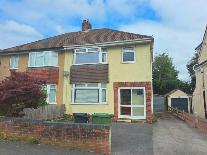 3 Bedroom Semi-Detached House To Rent In Quakers Road, Downend, BS16