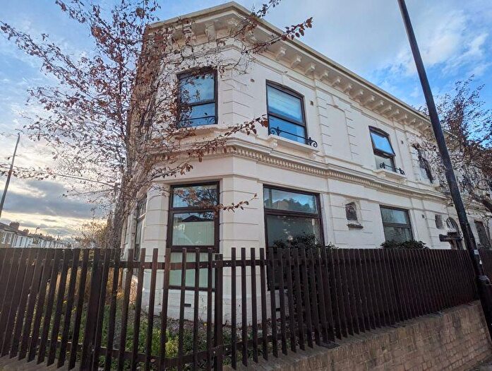 1 Bedroom Detached House To Rent In Randall Apartments, Hither Green Lane, SE13