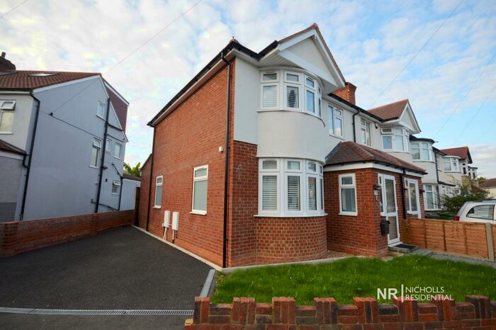 3 Bedroom End Of Terrace House To Rent In Windsor Avenue, North Cheam, Surrey., SM3