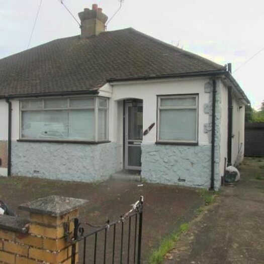2 Bedroom Semi-Detached Bungalow To Rent In Derby Avenue, Upminister Bridge, Essex RM14
