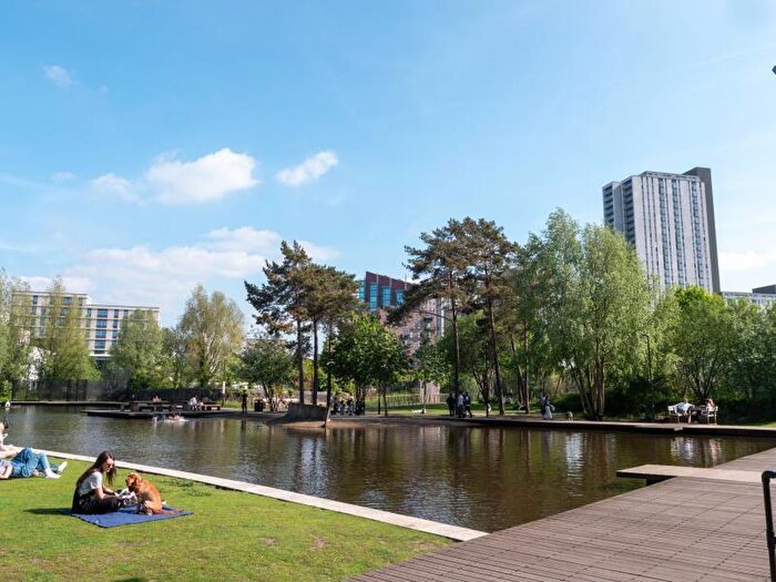 2 Bedroom Apartment To Rent In Apt G. :: Flint Glass Wharf, M4