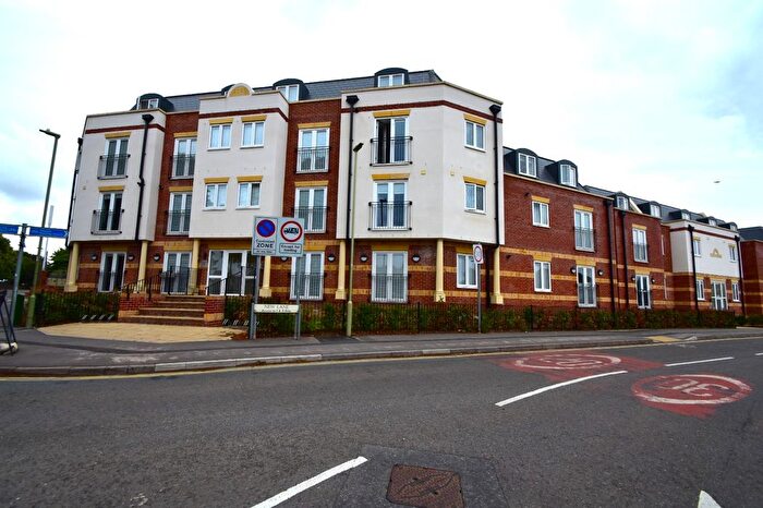 1 Bedroom Flat To Rent In New Lane, Havant, Hampshire, PO9