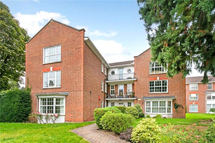 2 Bedroom Apartment To Rent In Molyns House, Phyllis Court Drive, Henley-on-Thames, Oxfordshire, RG9