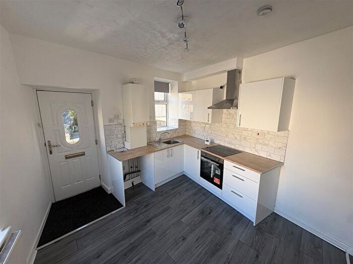 1 Bedroom Flat To Rent In Manchester Road, Haslingden, Rossendale, BB4