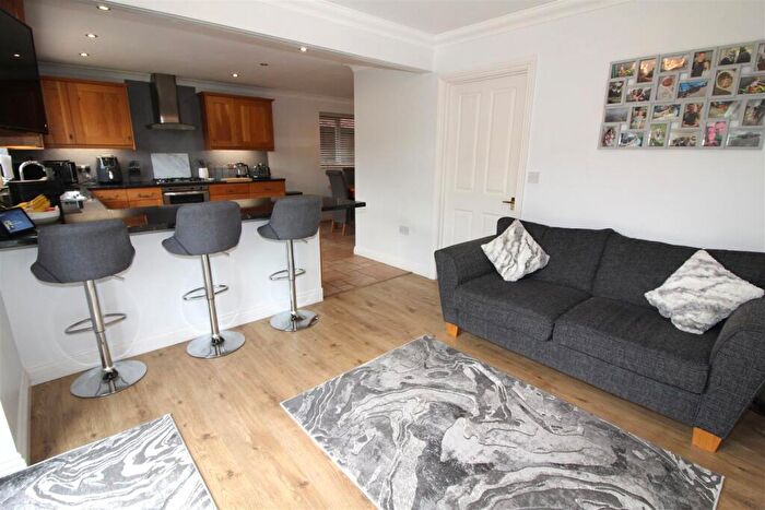 4 Bedroom Detached House For Sale In The Glade, Wyllie, Blackwood, NP12