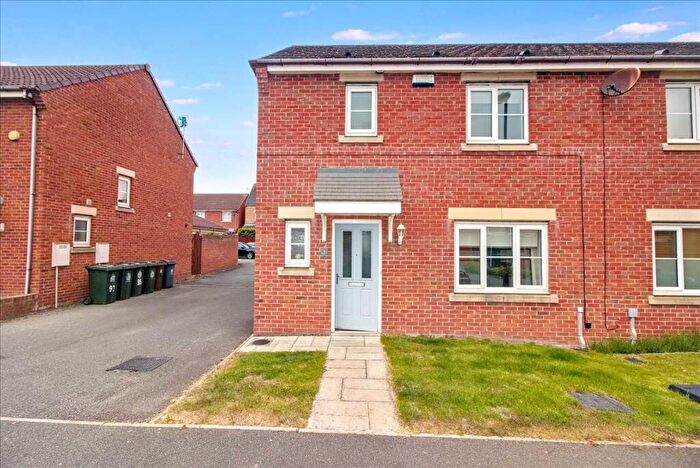3 Bedroom Semi-Detached House To Rent In Greenrigg Place, Earsdon View, Shiremoor, NE27