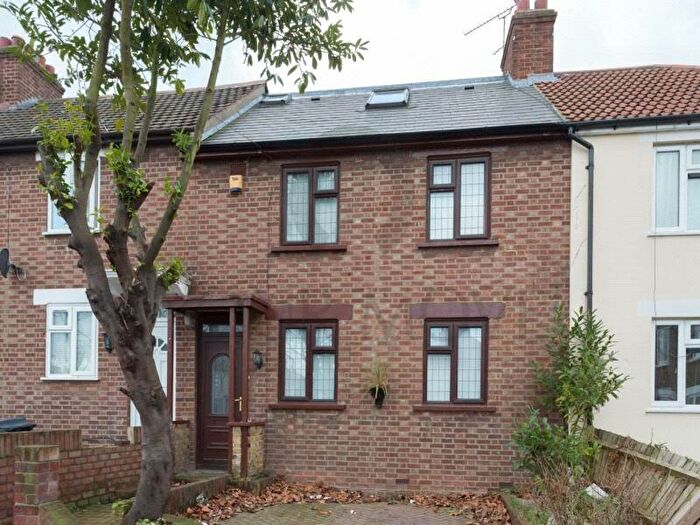 4 Bedroom House To Rent In Ascham End, Walthamstow, London, E17