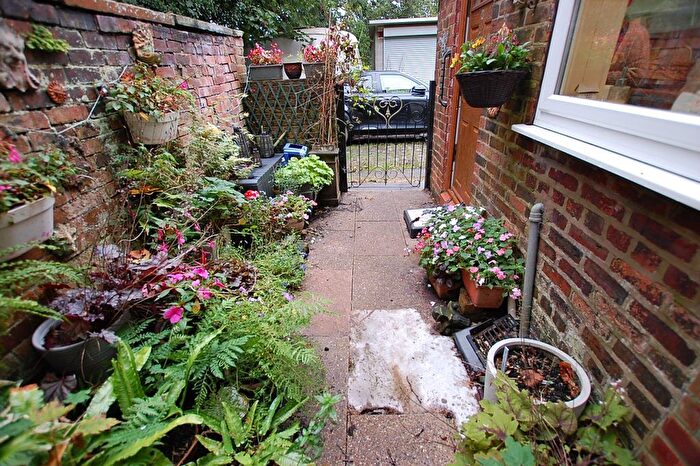 3 Bedroom Terraced House For Sale In Oaken Clough Terrace, Ashton-Under-Lyne, Greater Manchester, OL7