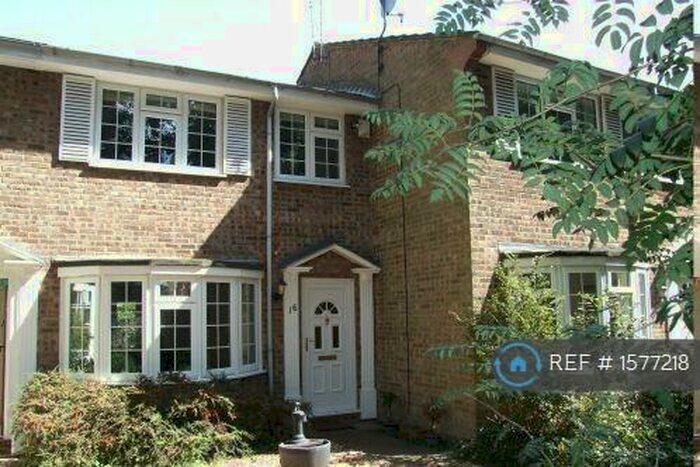 3 Bedroom Terraced House To Rent In Broomhall Lane, Woking, GU21