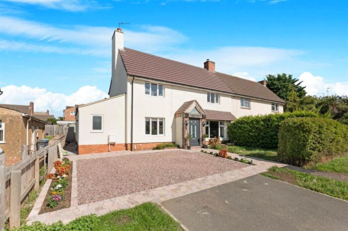 3 Bedroom Semi-Detached House For Sale In Queen Eleanor Road, Geddington, Kettering, NN14