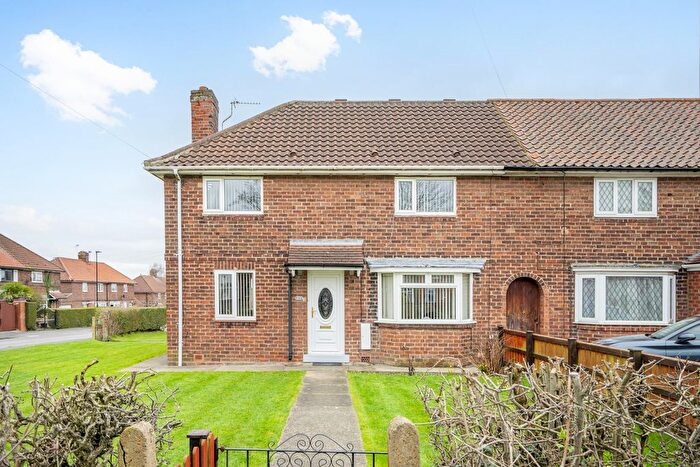 3 Bedroom End Terrace House For Sale In Beckfield Lane, York, YO26