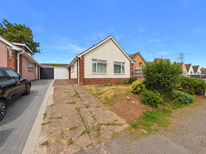 2 Bedroom Bungalow For Sale In Greenacres Road, Worcester, Worcestershire, WR2