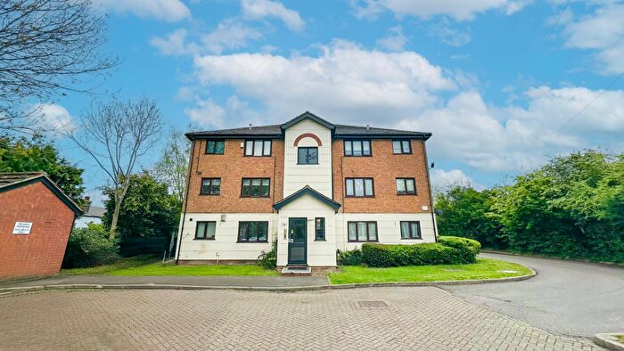 1 Bedroom Flat For Sale In Parrotts Field, Hoddesdon, EN11