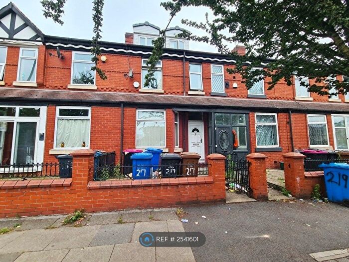 5 Bedroom Terraced House To Rent In Littleton Road, Salford, M7