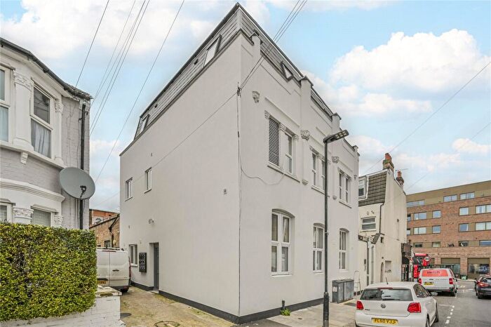 9 Bedroom End Of Terrace House For Sale In Beresford Road, Harringay Ladder, London, N8