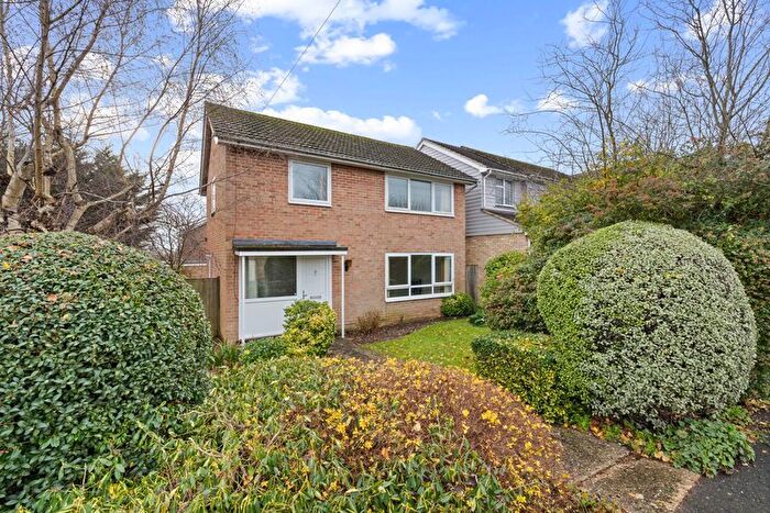 3 Bedroom Detached House For Sale In Worcester Road, Chichester, PO19