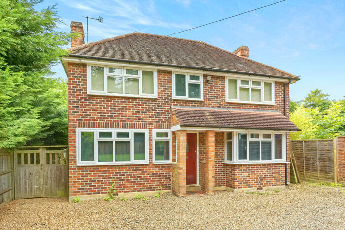 4 Bedroom House To Rent In Effingham, KT24